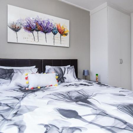 Jozistay @ Jackal Creek Apartments Roodepoort Rum bild
