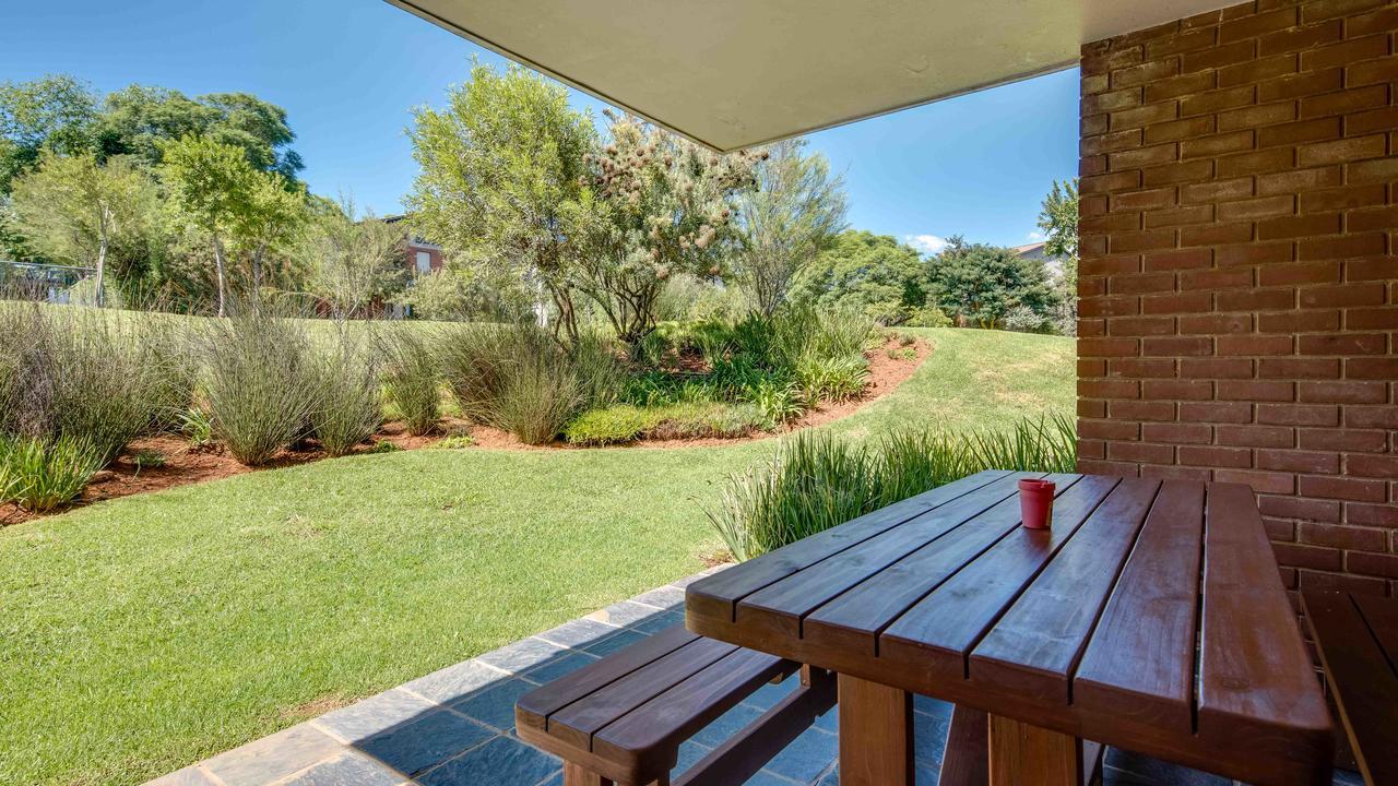 Jozistay @ Jackal Creek Apartments Roodepoort Exteriör bild
