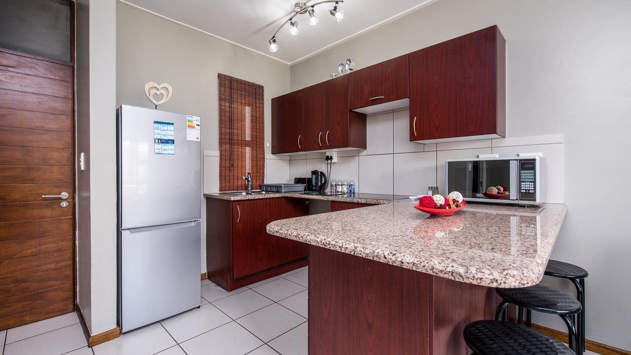 Jozistay @ Jackal Creek Apartments Roodepoort Exteriör bild