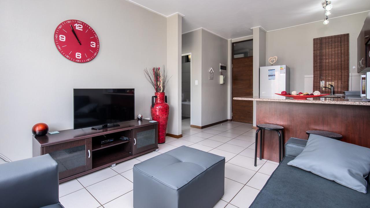 Jozistay @ Jackal Creek Apartments Roodepoort Exteriör bild