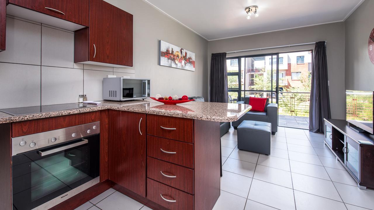 Jozistay @ Jackal Creek Apartments Roodepoort Rum bild